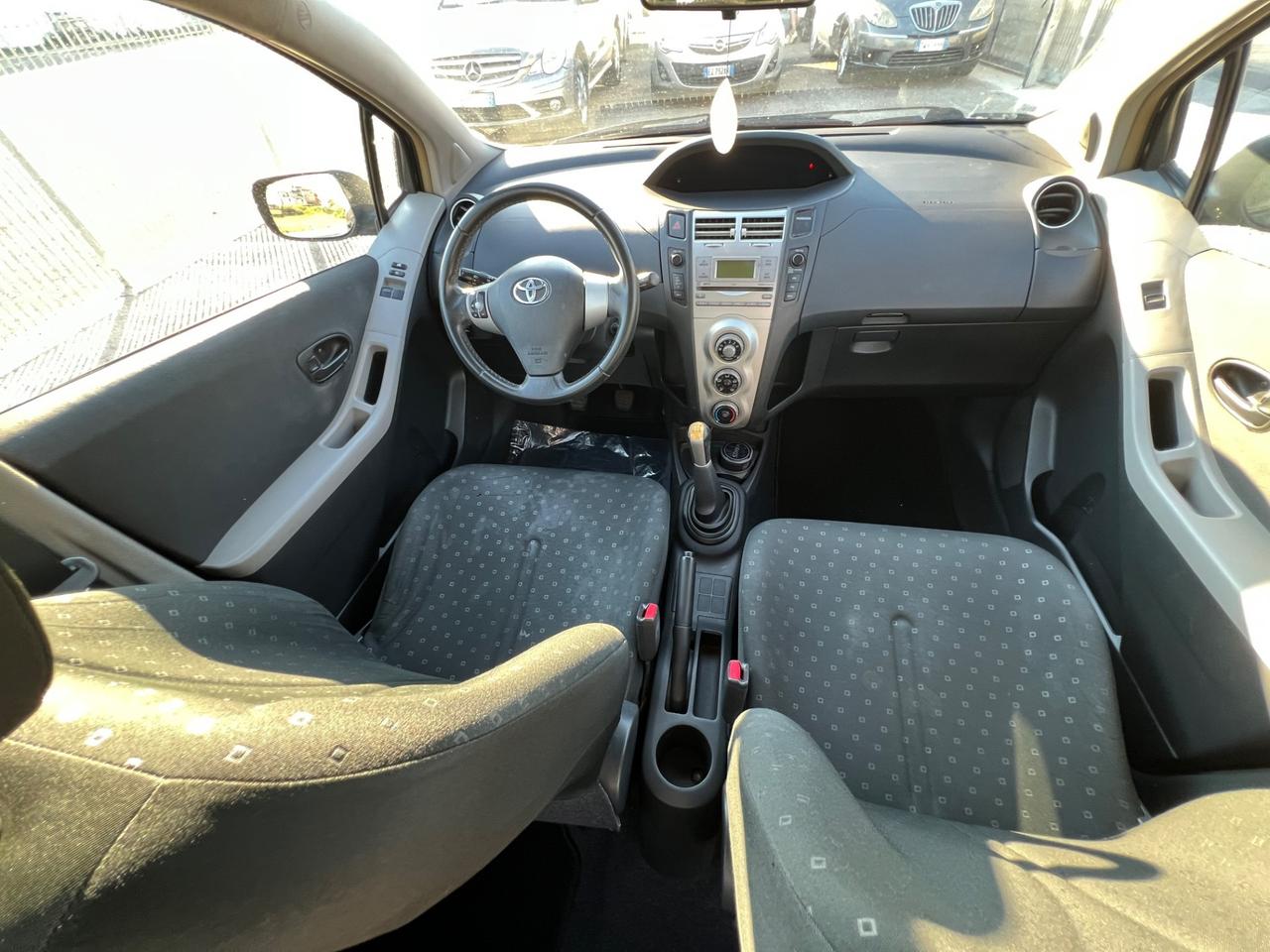 Toyota Yaris 1.0 5 porte Now