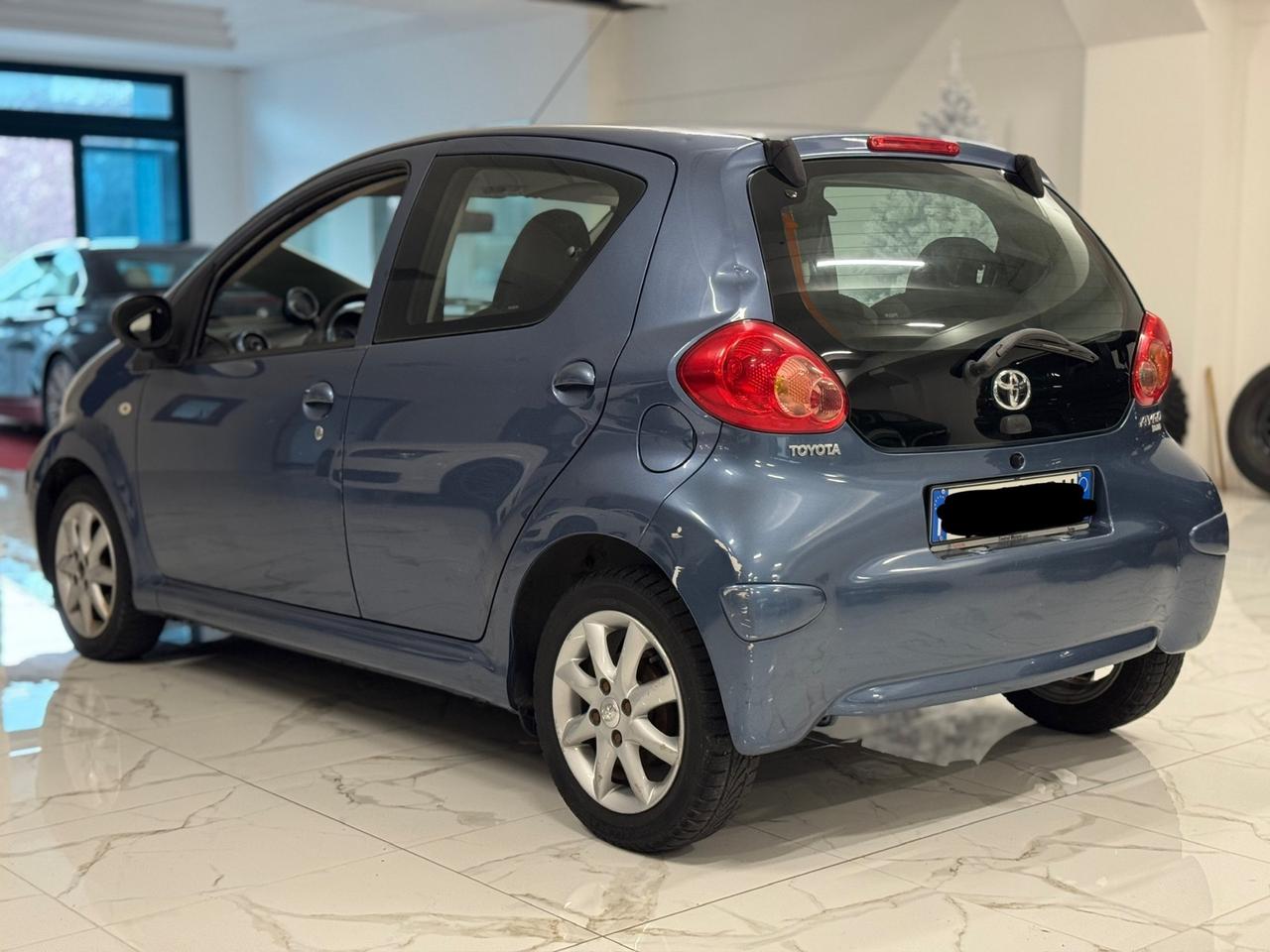 Toyota Aygo 5 porte NEOPATENTATI