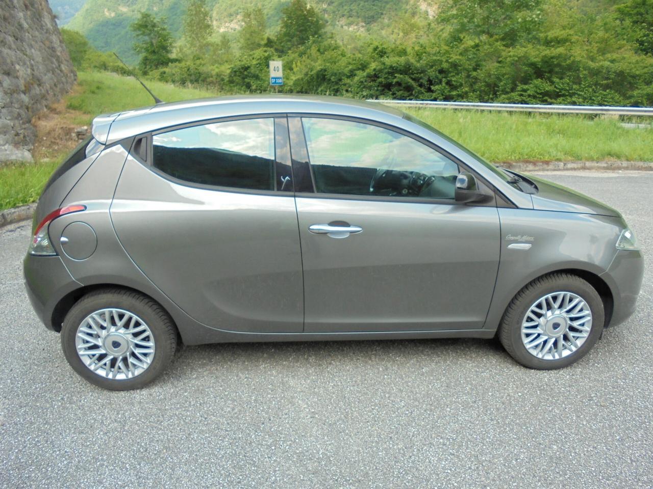 LANCIA YPSILON 1.2 GOLD 5P UNIPROPRIETARIO- NEOPATENTATI-