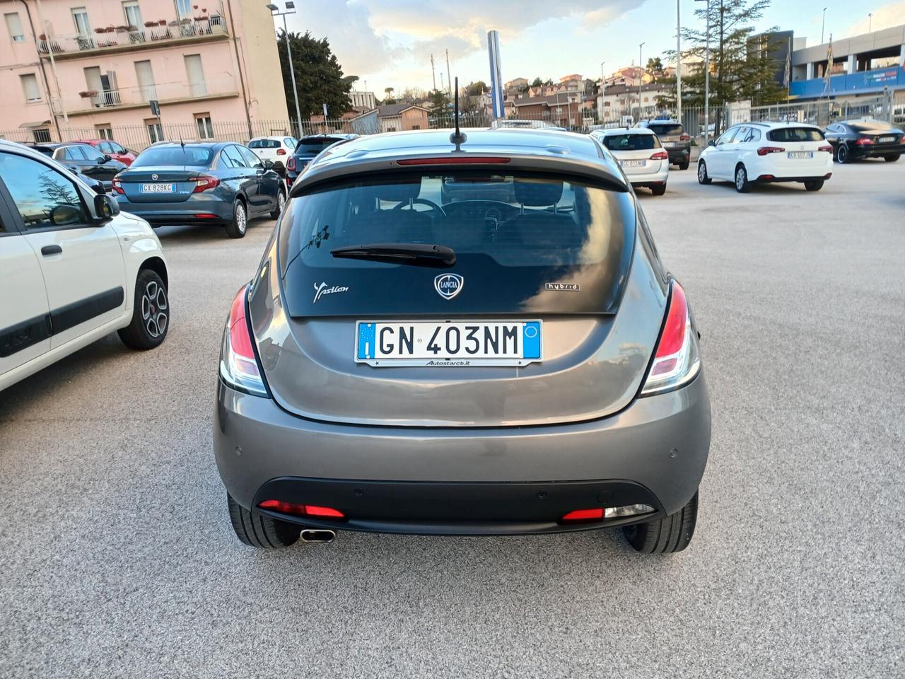 LANCIA YPSILON 1.0 HYBRID GOLD 2023