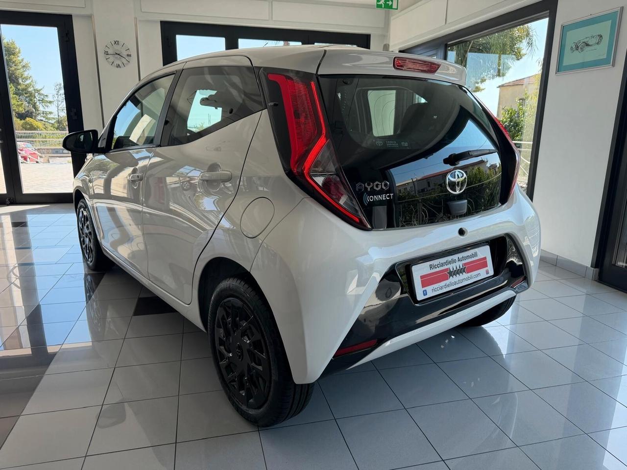 Toyota Aygo Connect 1.0 VVT-i 72Cv 5p x-cool