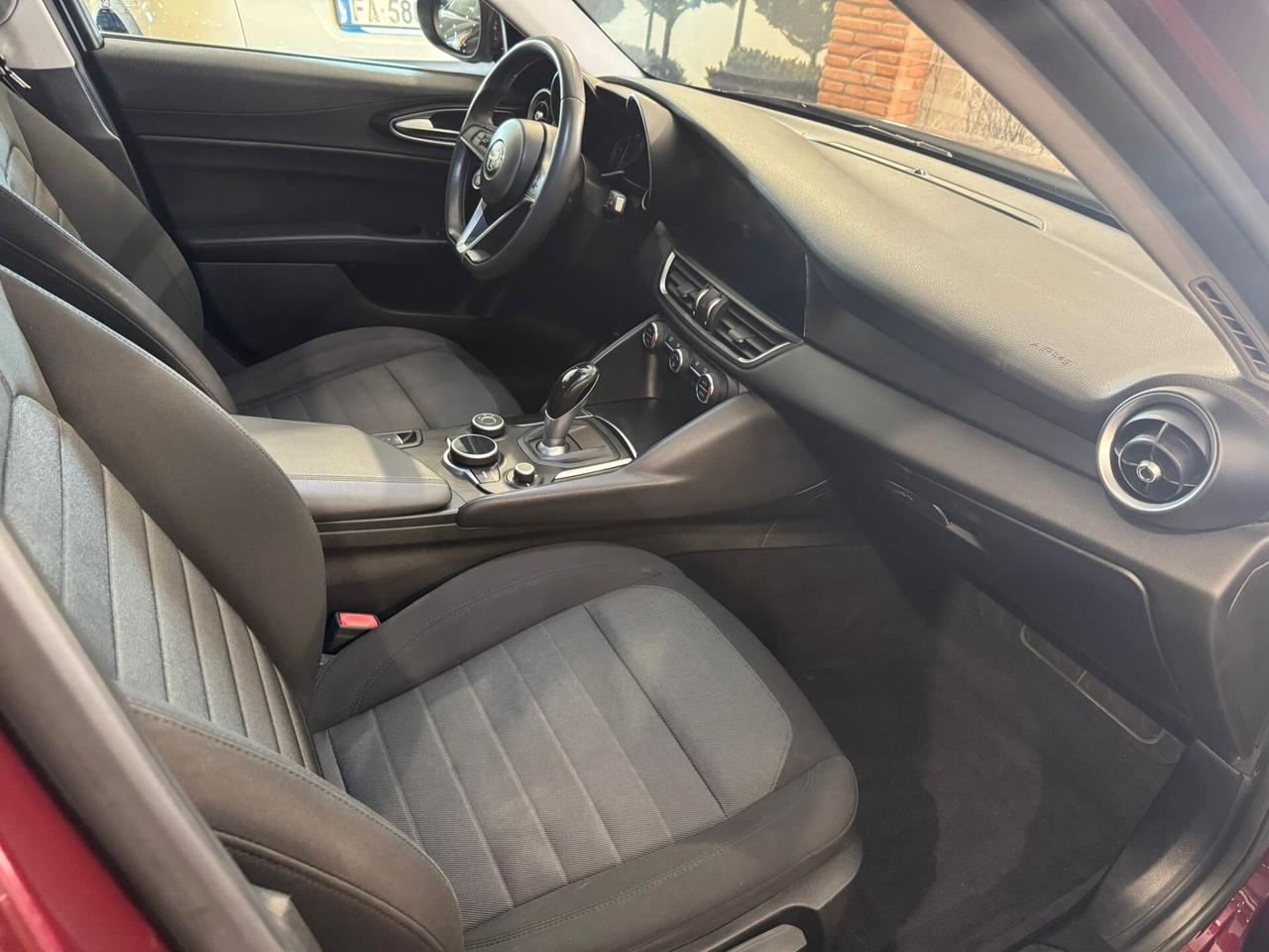 Alfa Romeo Giulia 2.2 Turbodiesel 150 CV AT8