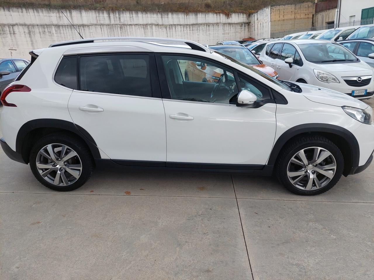 Peugeot 2008 BlueHDi 100cv Allure
