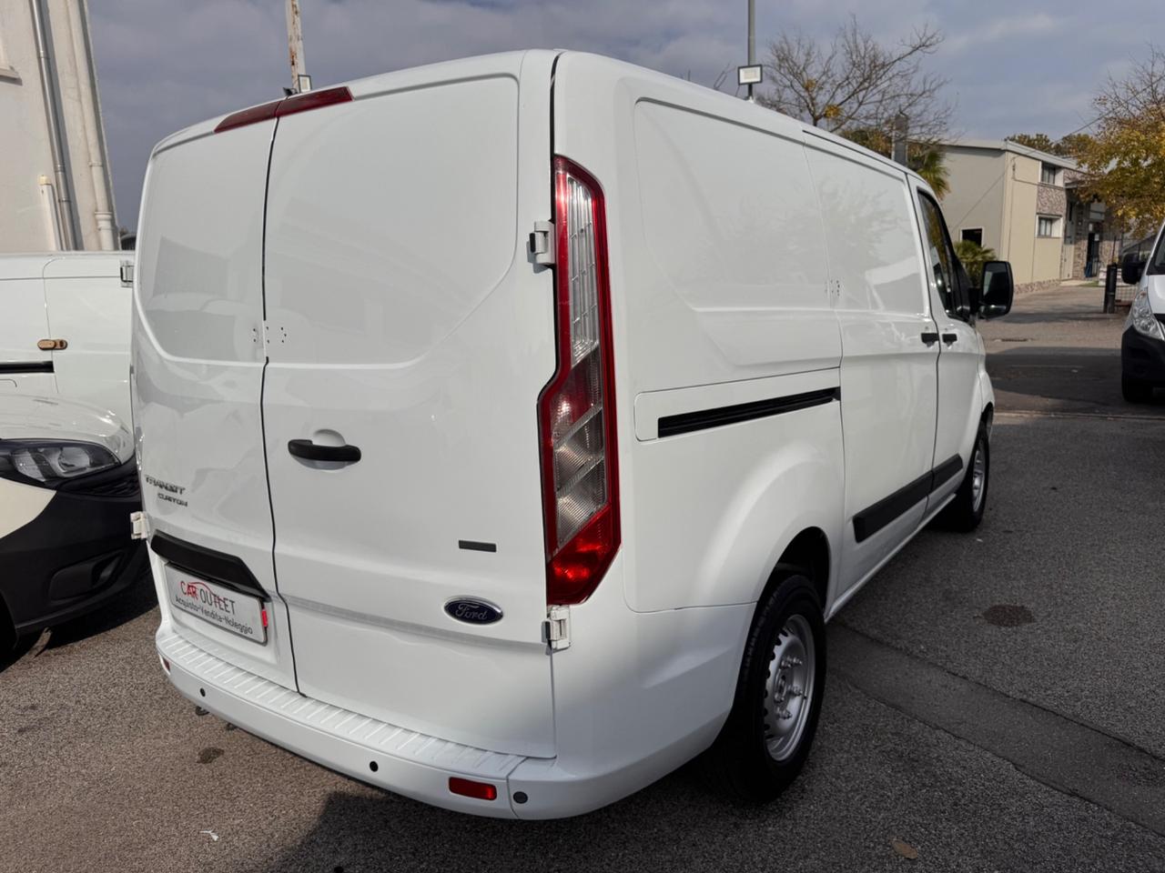 Ford Transit Custom 2.0 TDCI L2 TUTTO TAGLIANDATO PERFETTO!