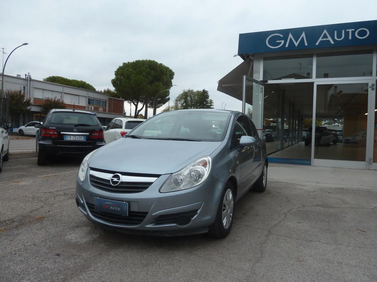 Opel Corsa 1.2 3 porte Club Ok Neopatentati