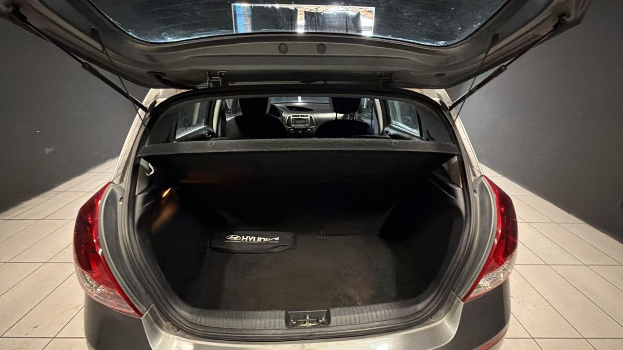HYUNDAY I 20 DEL 2013 1200 GPL VALIDO FINO 2033