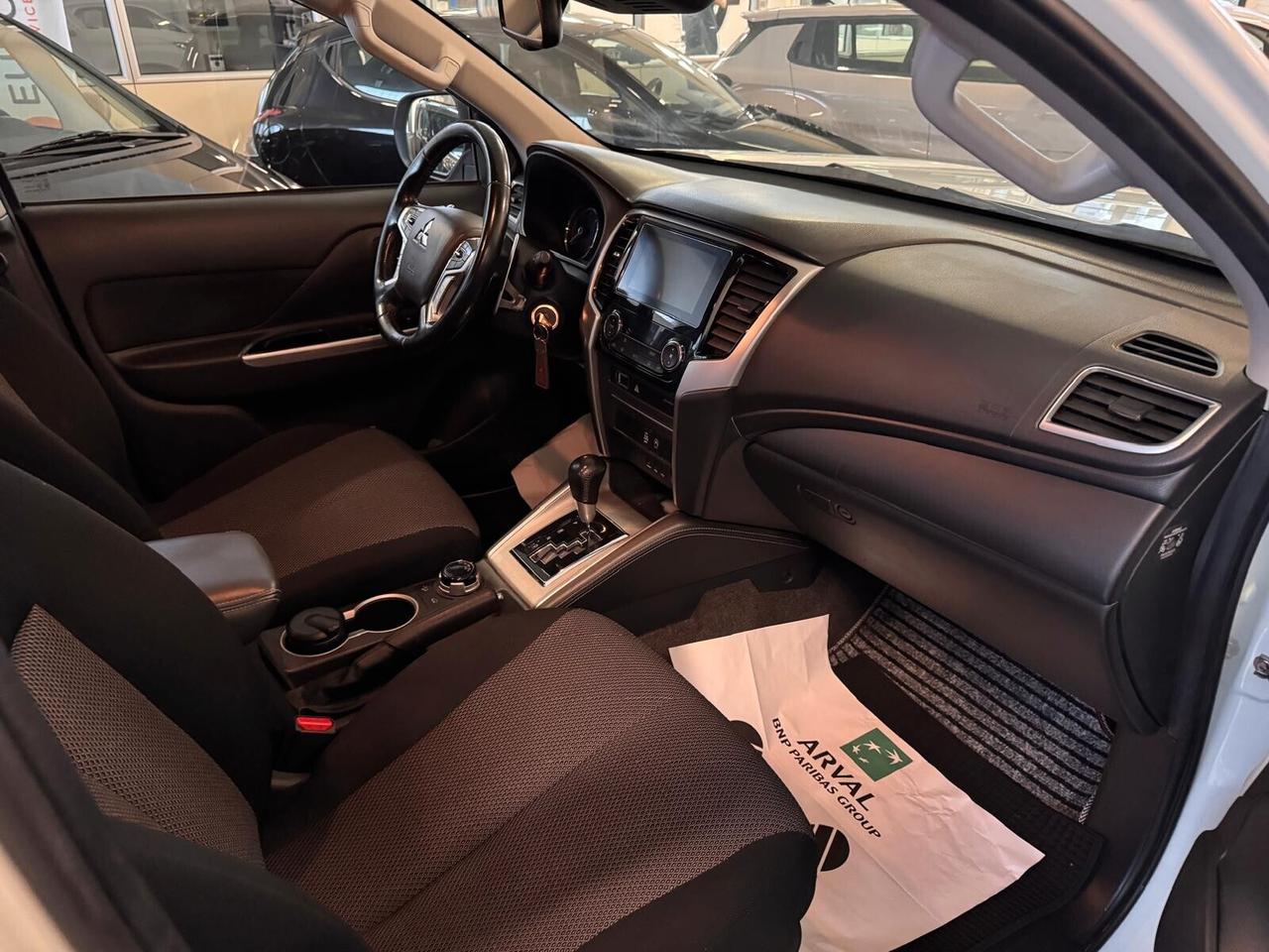 Mitsubishi L200 4x4 automatico gancio traino