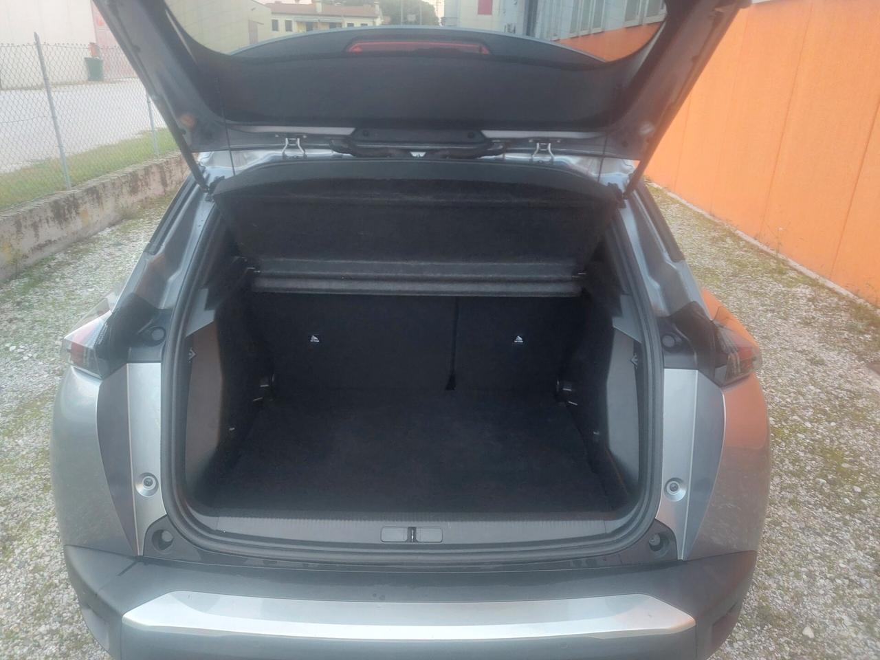 Peugeot 2008 Allure 2023 automatica