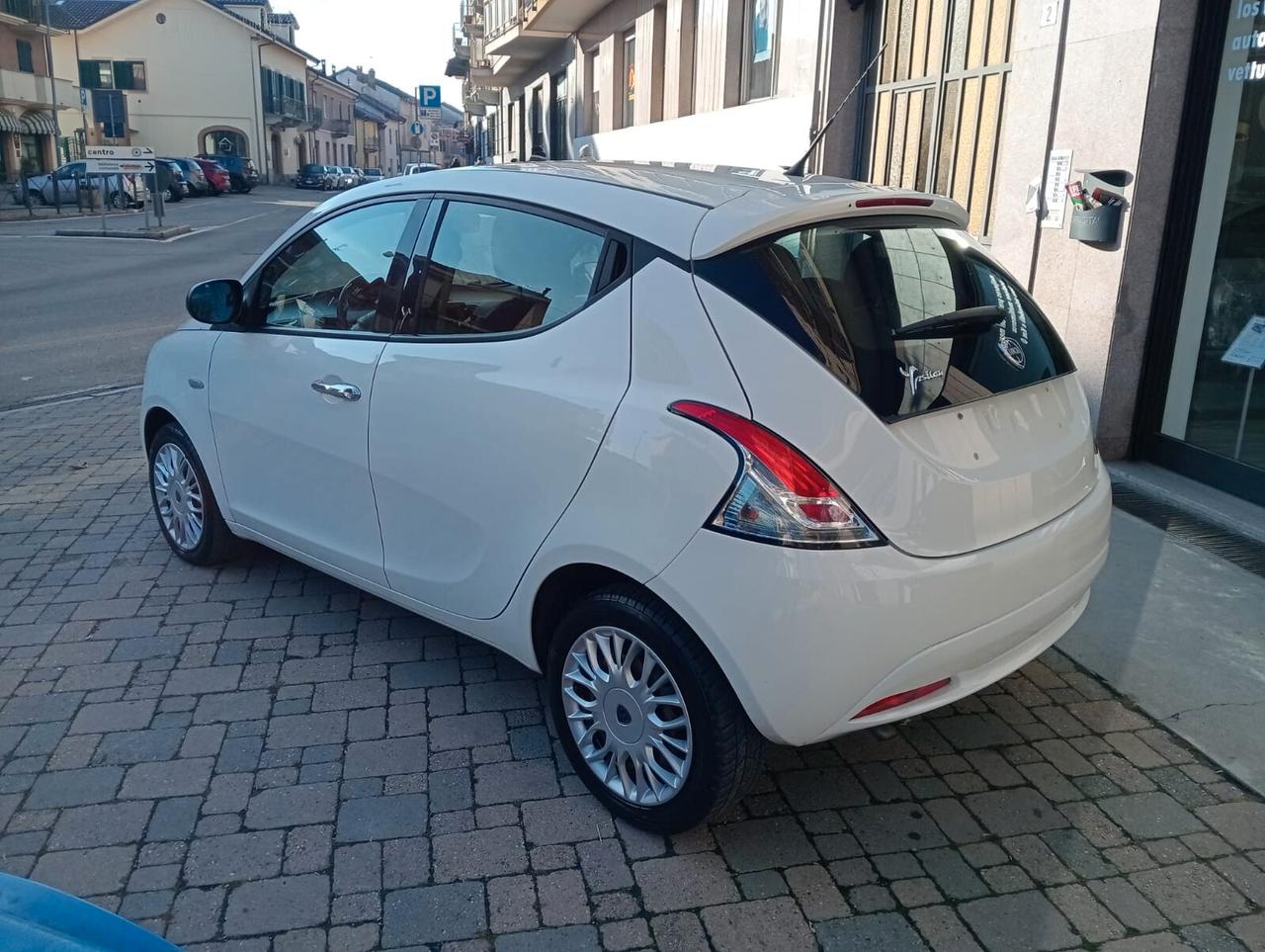 Lancia Ypsilon 1.2 69 CV 5 porte