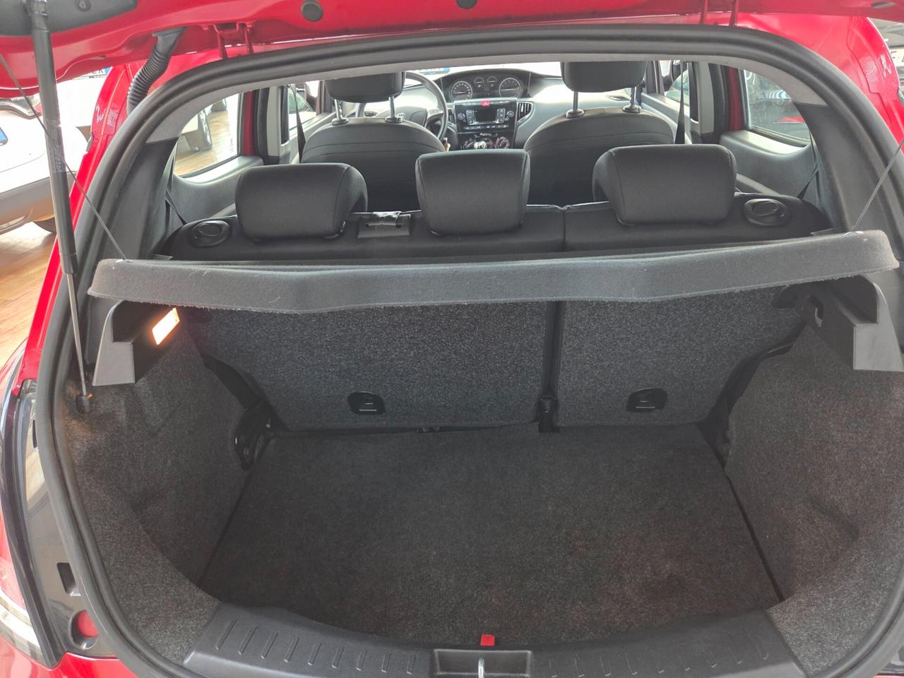 Lancia Ypsilon 1.2 69 CV 5 porte Elefantino-Uniproprietaria