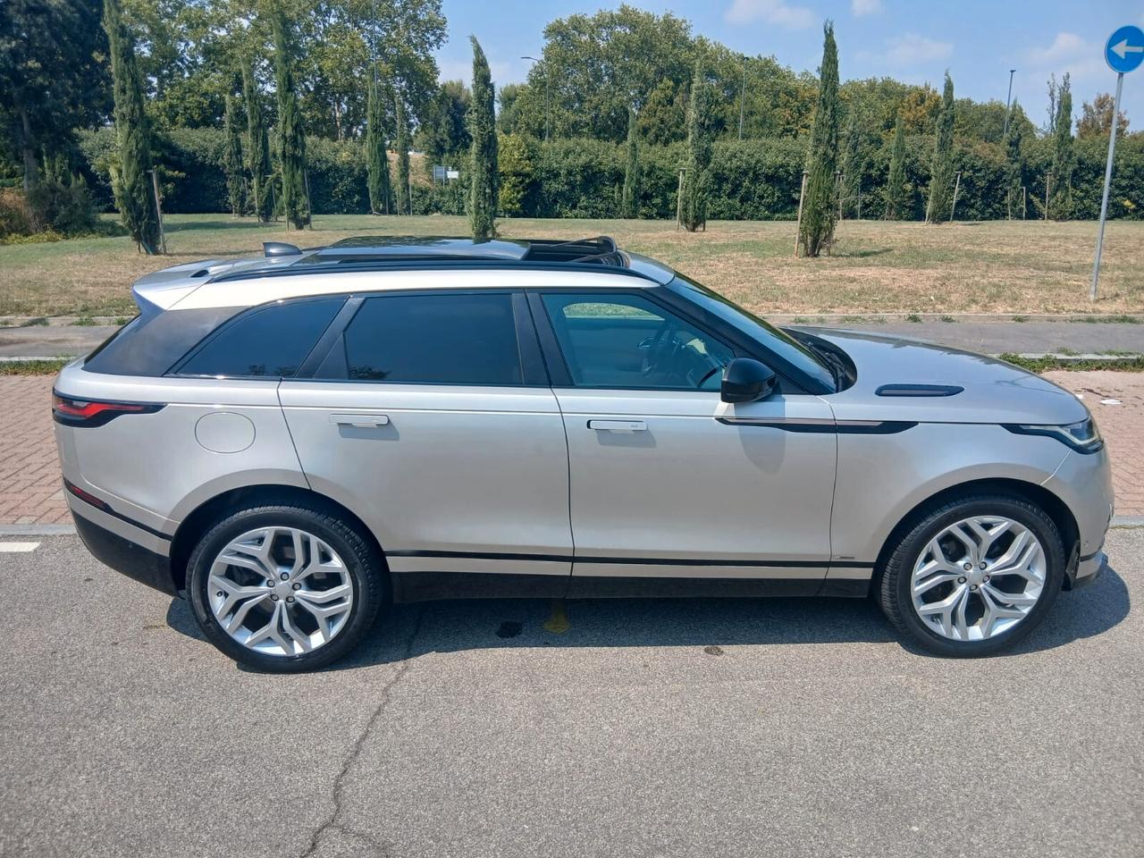Land Rover Range Velar 2.0 TD4 180 CV R-Dynamic HSE
