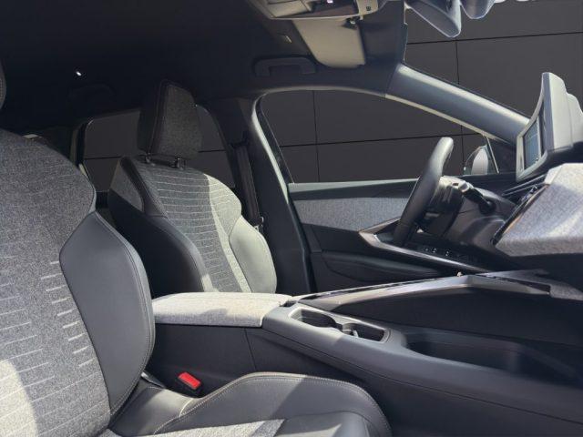 PEUGEOT 5008 Hybrid 136 e-DCS6 Allure