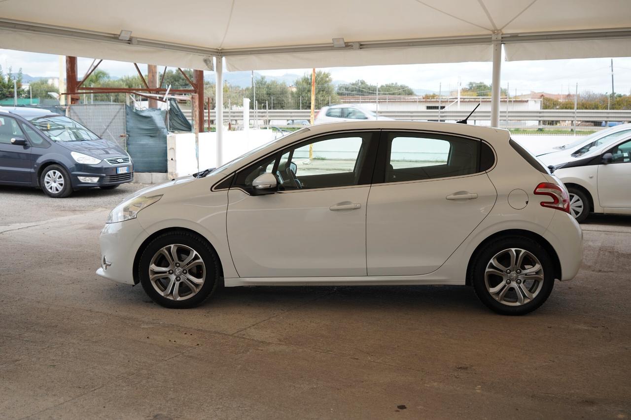 Peugeot 208 1.4 HDi 68 CV 5 porte Allure