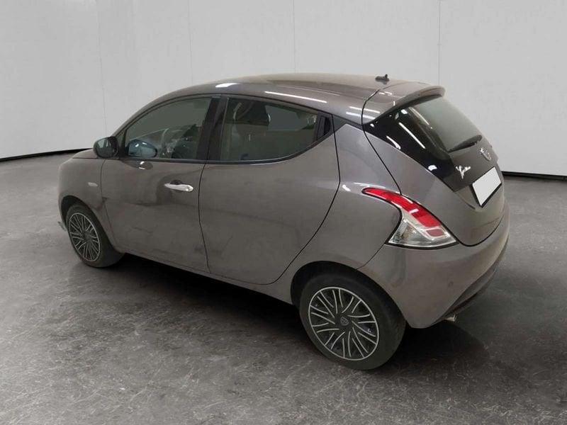 Lancia Ypsilon 1.0 firefly hybrid Gold s&s 70cv 5p.ti