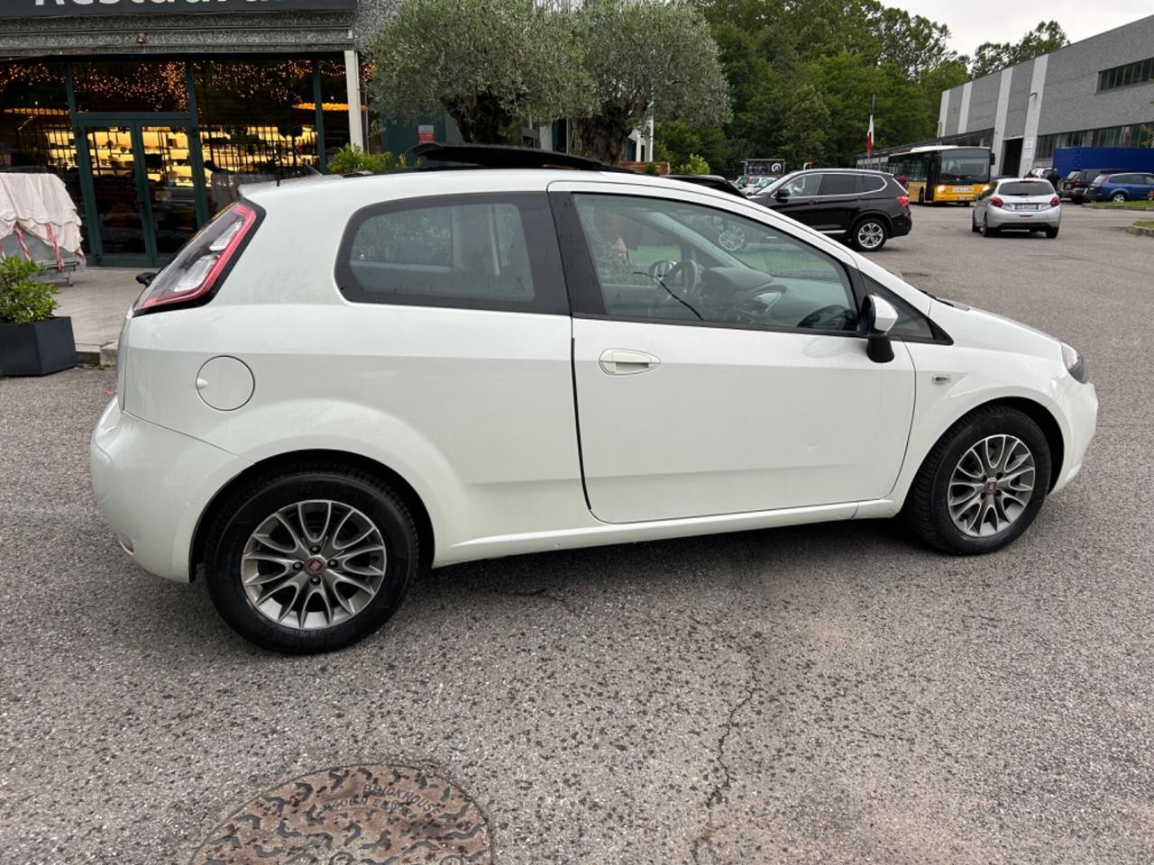 Fiat Punto 1.3 MJT II S&S 85 CV 3 porte ECO Pop*Neo patentati *