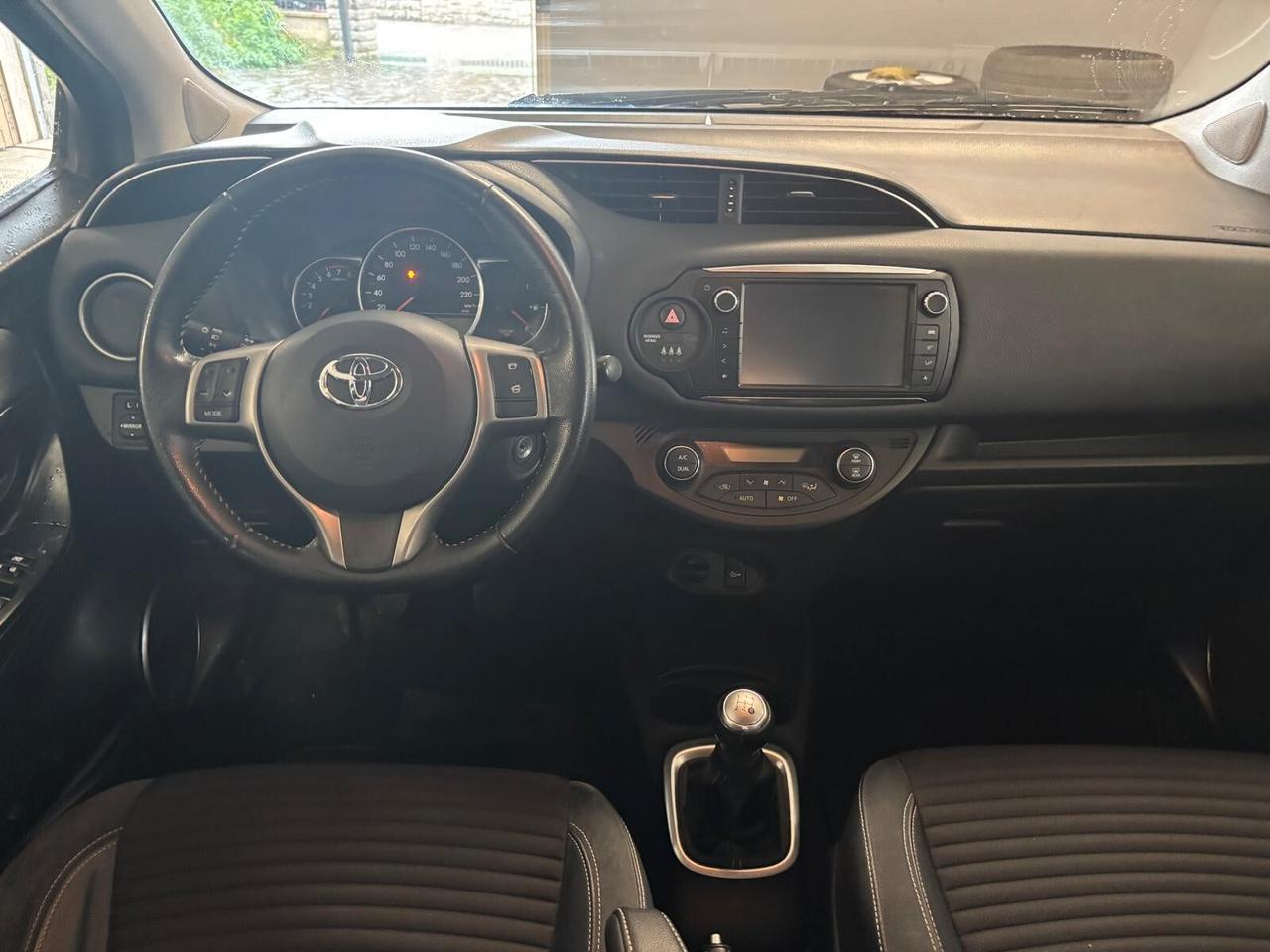 TOYOTA YARIS ANNO 2015 BZ 1.0 ADATTA NEOPATENTATI KM 170 MILA