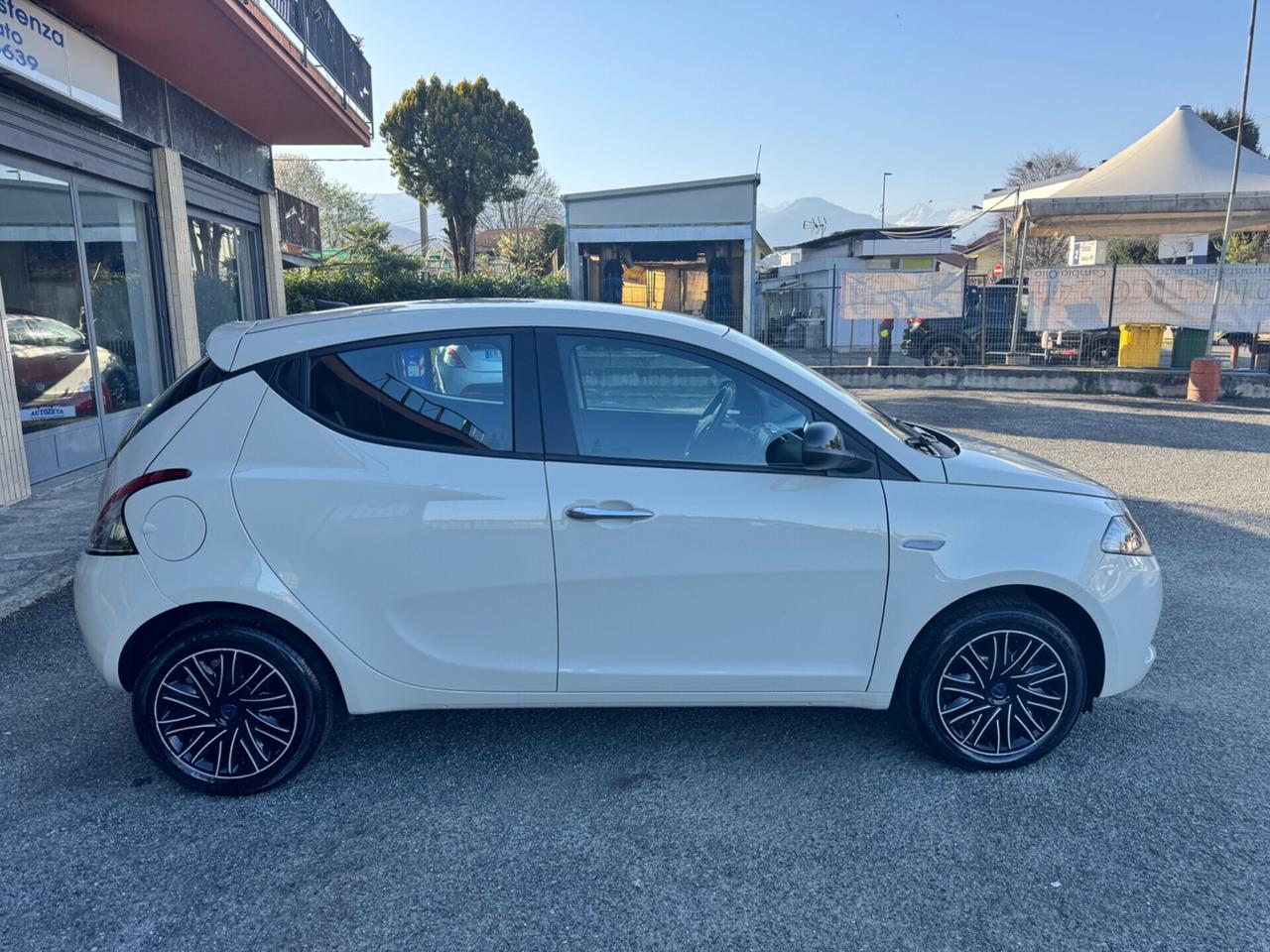 Lancia Ypsilon 1.2 69 CV 5 GPL Gold