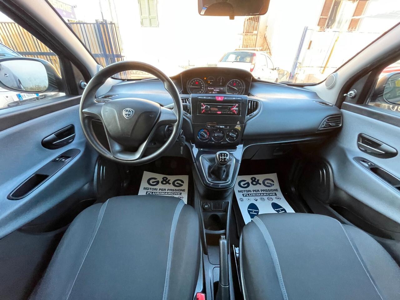 Lancia Ypsilon 1.2 69 CV 5 porte Silver