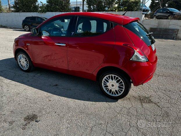 Lancia Ypsilon 1.2 8v