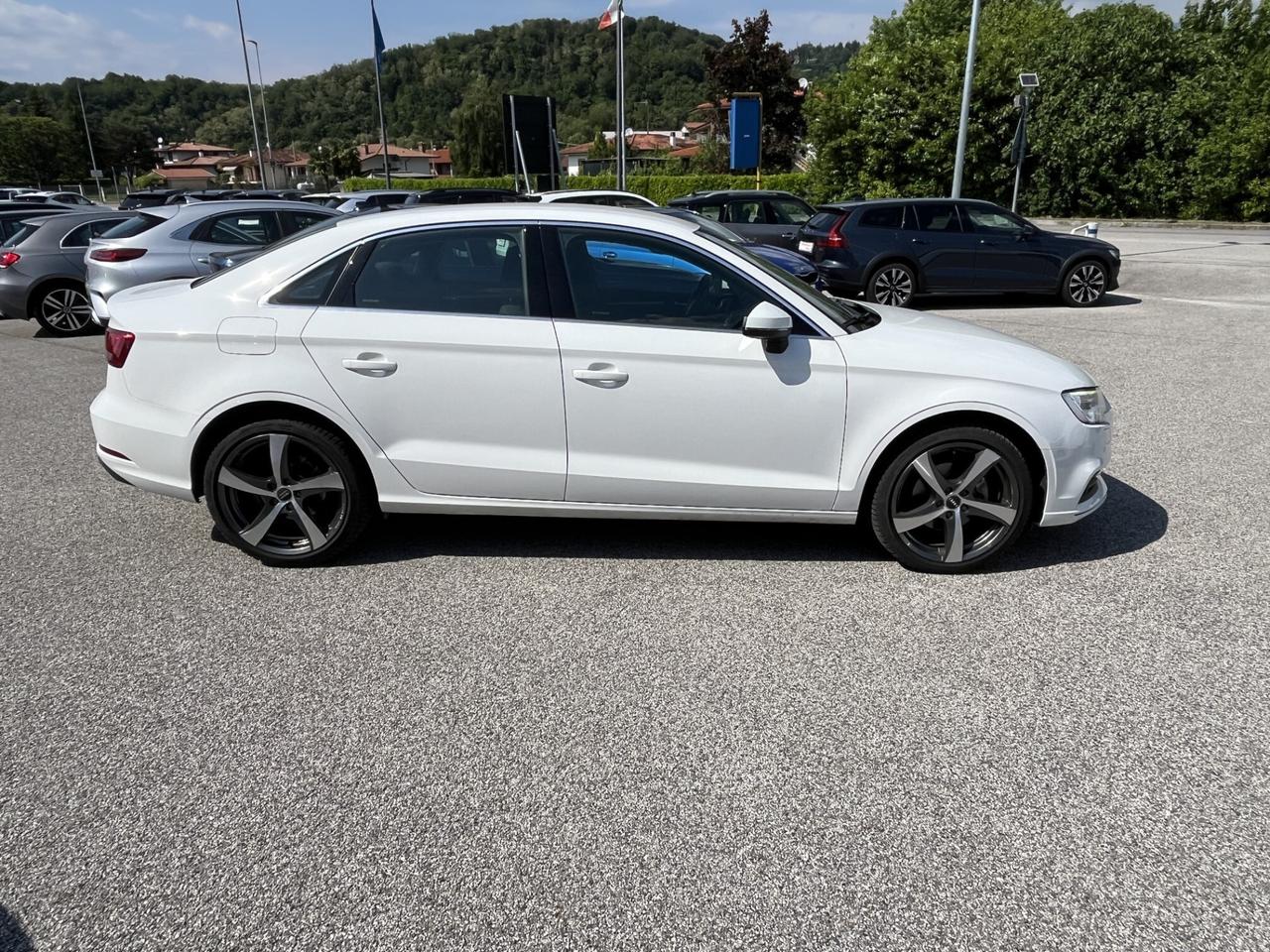 AUDI A3 BERLINA 1600 TDI 116 CV S.TRONIC