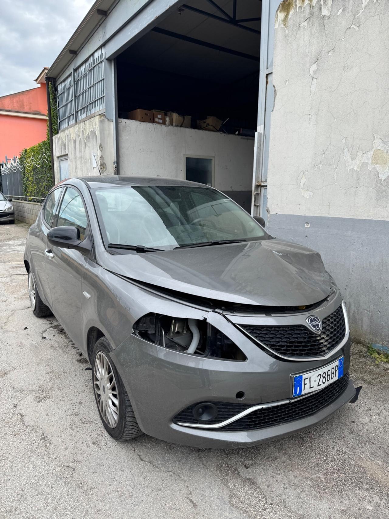 Lancia Ypsilon 1.2 69 CV 5 porte Platinum