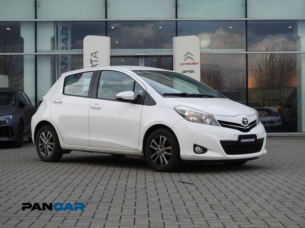Toyota Yaris 1.3 5 porte Lounge Multidrive