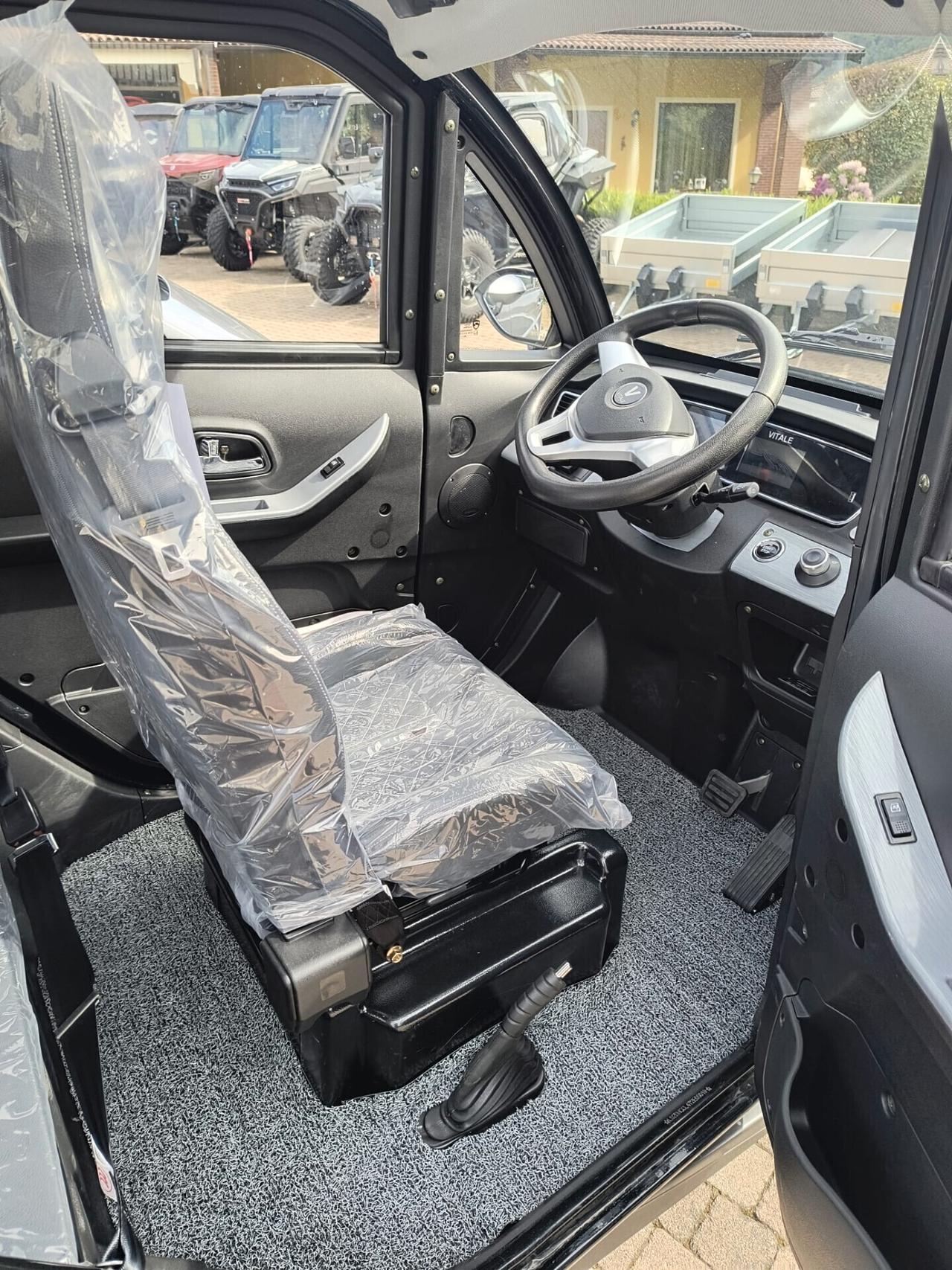 MINI AUTO DISABILI SCOOTER CABINATO ANZIANI