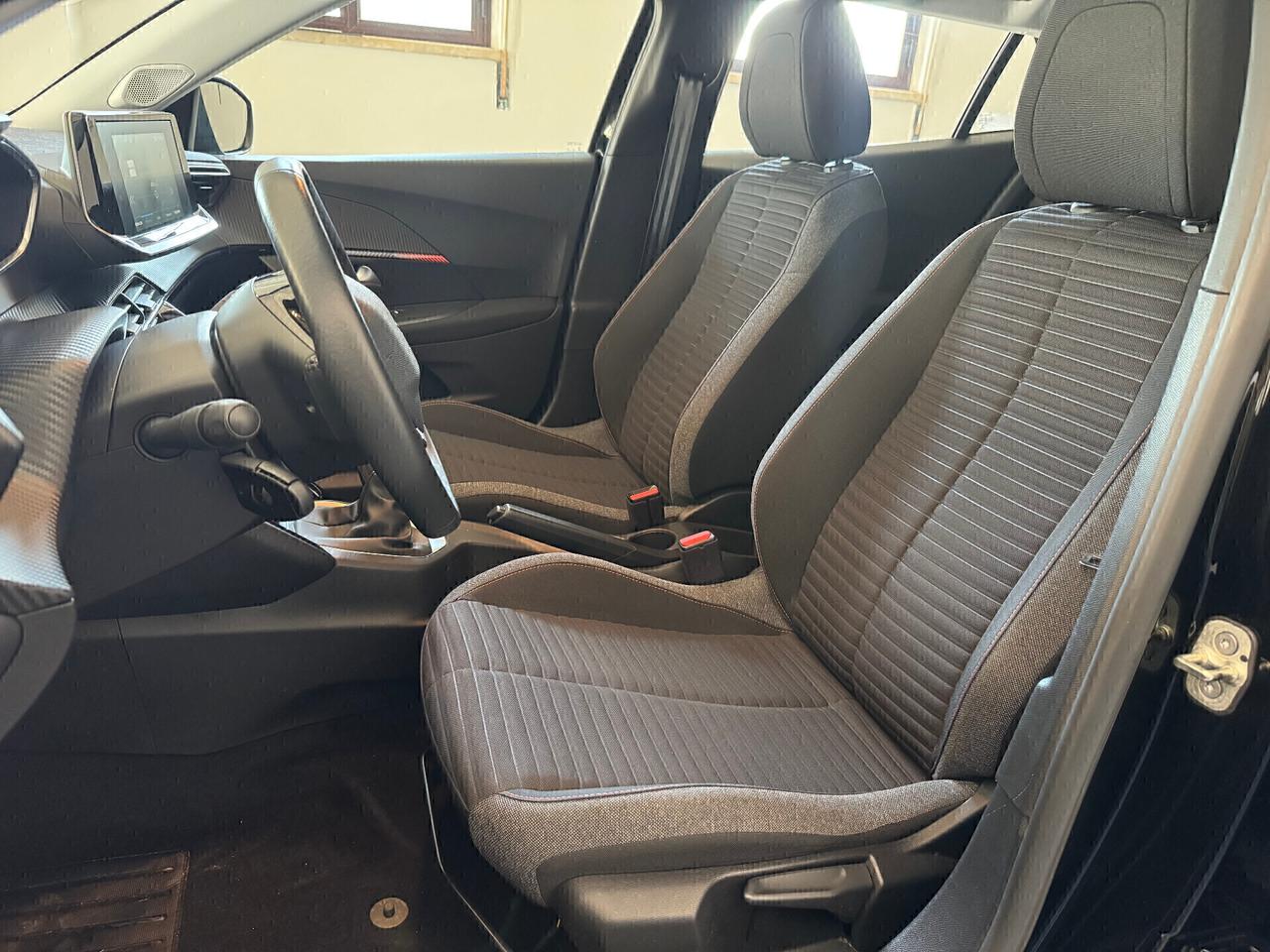 Peugeot 2008 PureTech 100 Active Pack - 2021