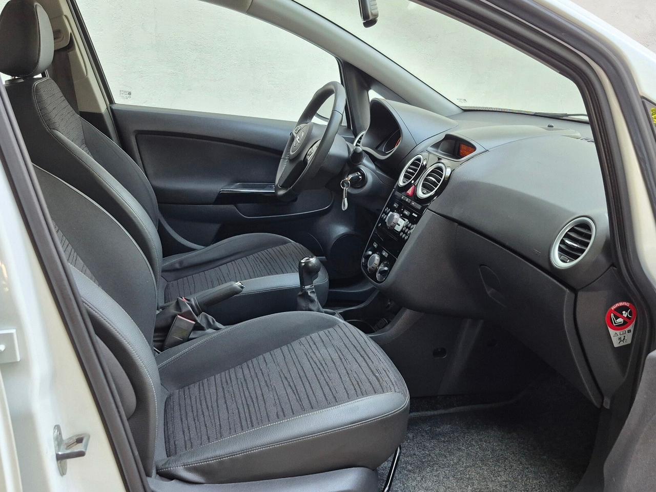 Opel Corsa 1.2 85CV 5 P GPL-TECH Edition