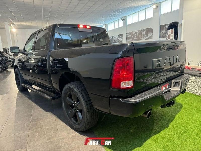 Dodge RAM Dodge RAM 5.7 V8 Crew Cab Classic SLT Black 395cv EAT8 GPL