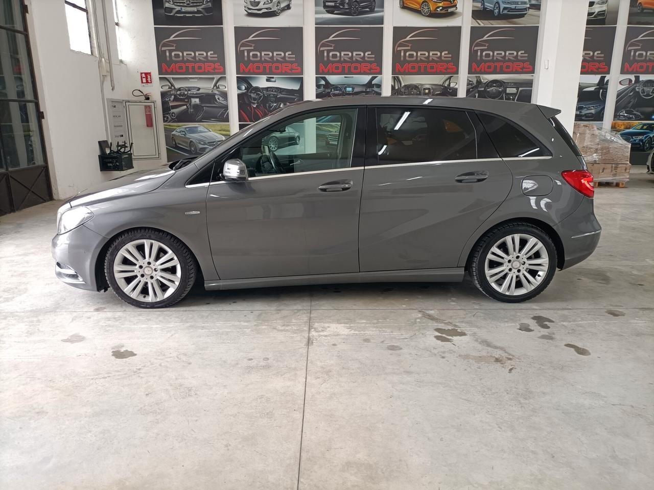 Mercedes-benz B 180 CDI BlueEFFICIENCY Premium 01/2012
