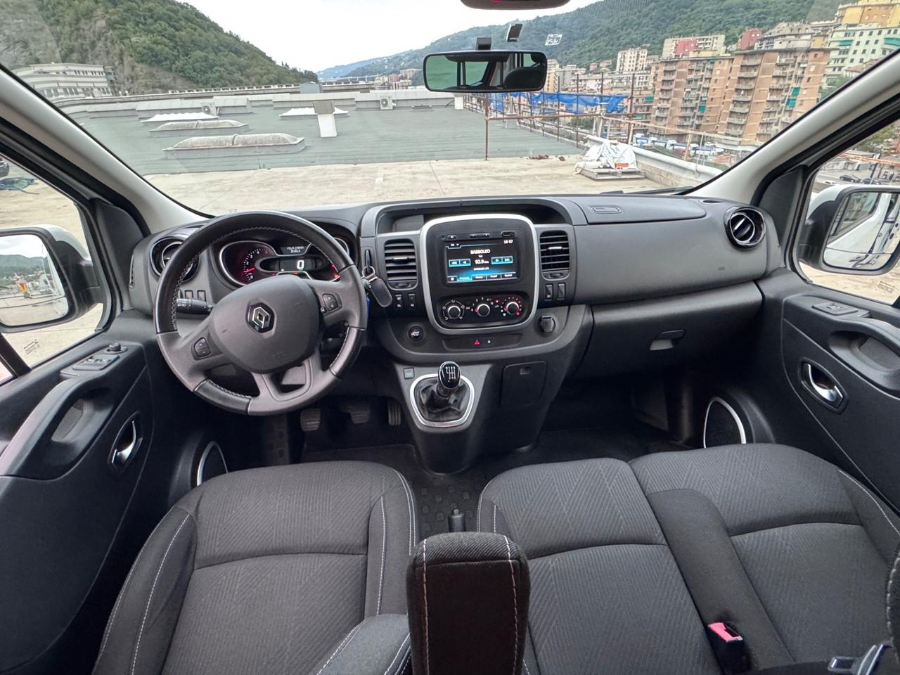 Renault Trafic T29 2.0 DCI EU6 PASSO LUNGO 9p +IVA