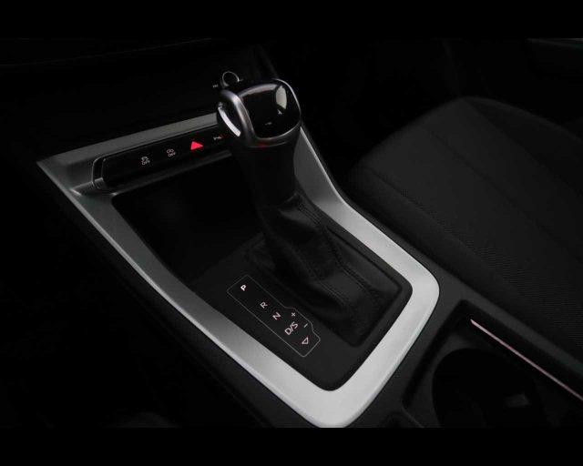 AUDI Q3 35 TFSI S tronic Business