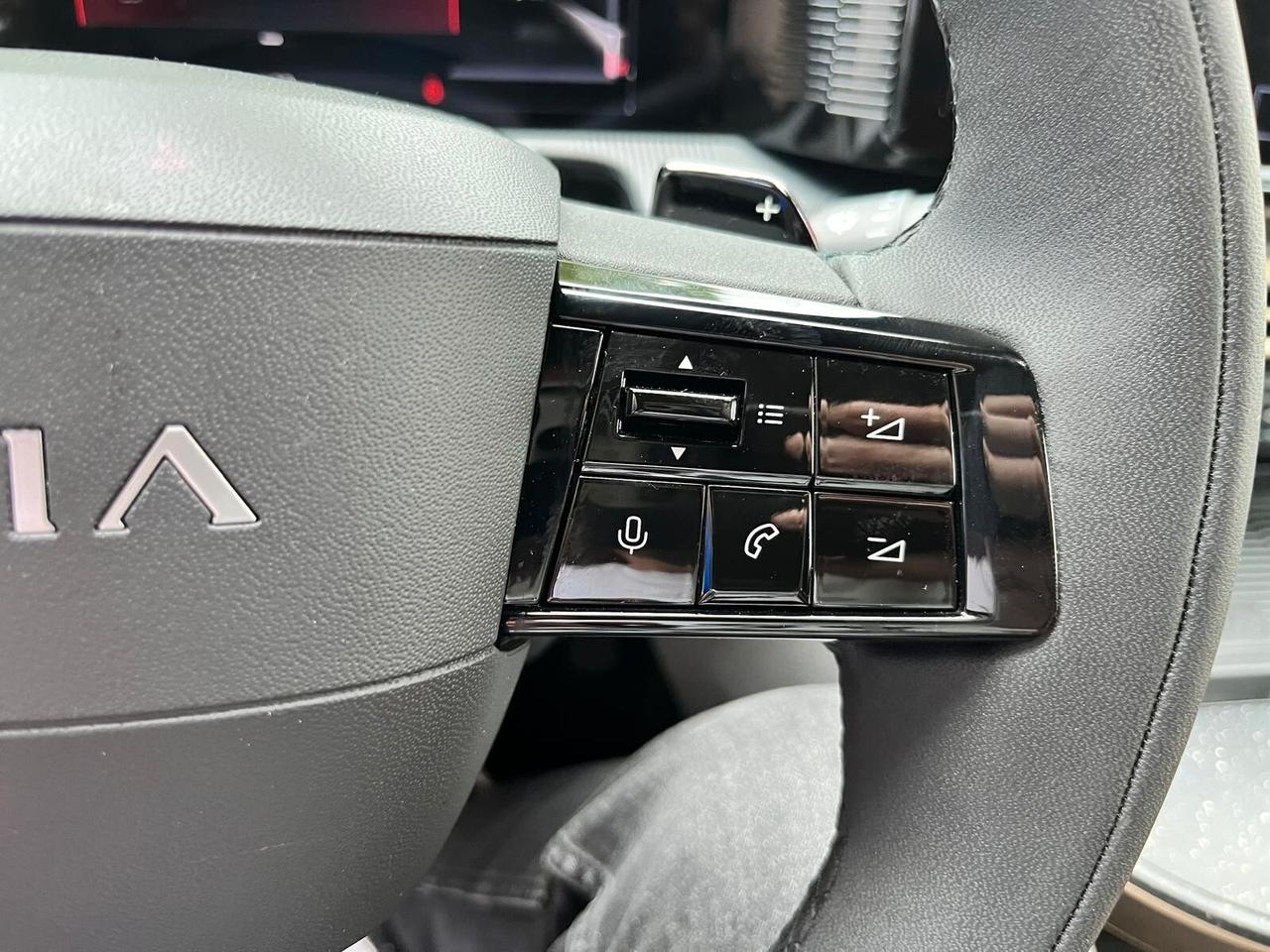 Lancia Ypsilon Hybrid e-DCT Edizione Cassina