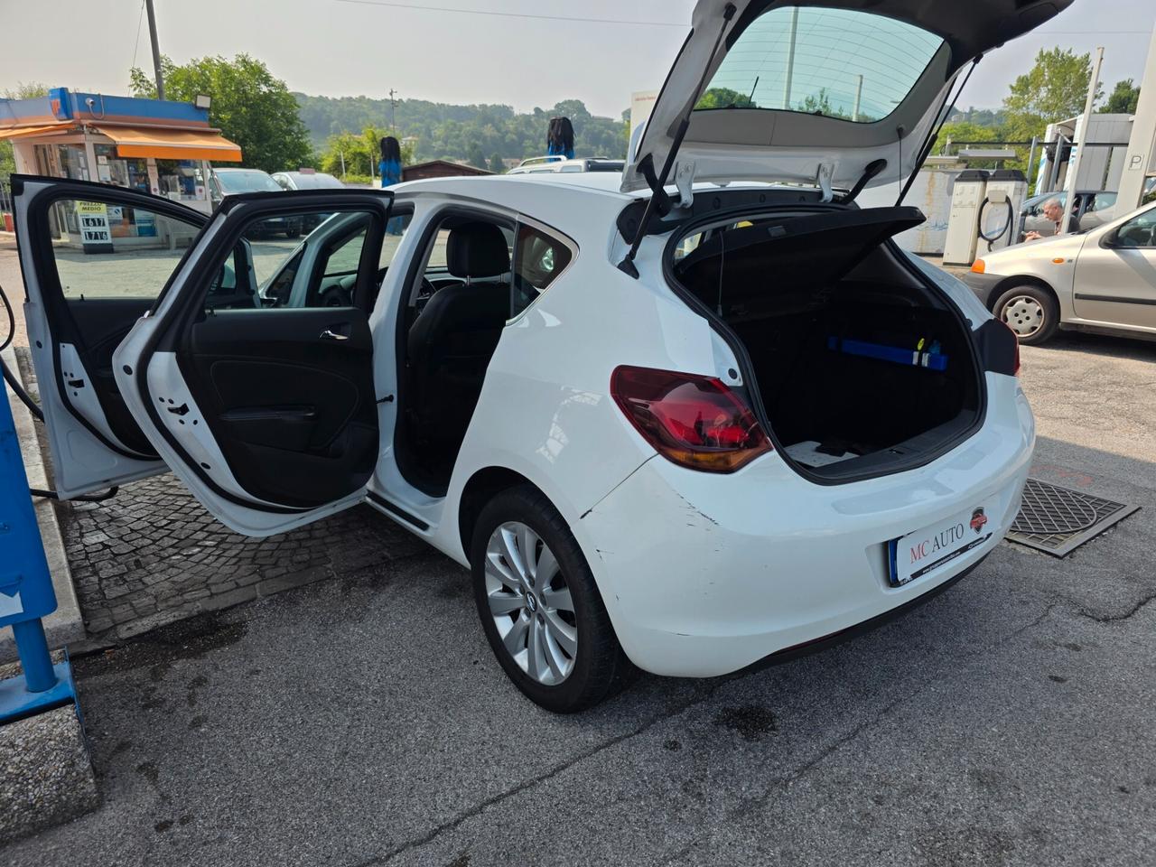 Opel Astra 1.7 CDTI 110CV 5 porte Cosmo con 276.000km Neopatentati ok