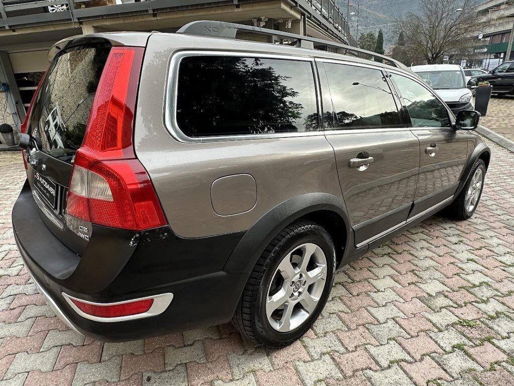 VOLVO XC70 D5 AWD kin