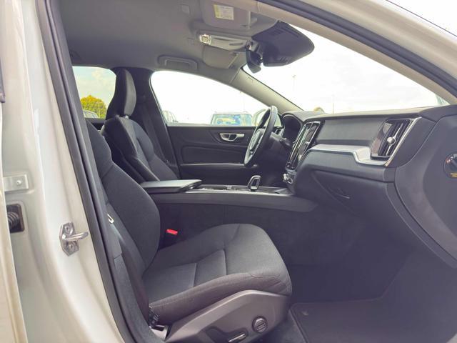 VOLVO V60 B4 (d) Geartronic Momentum SENZA VINCOLI