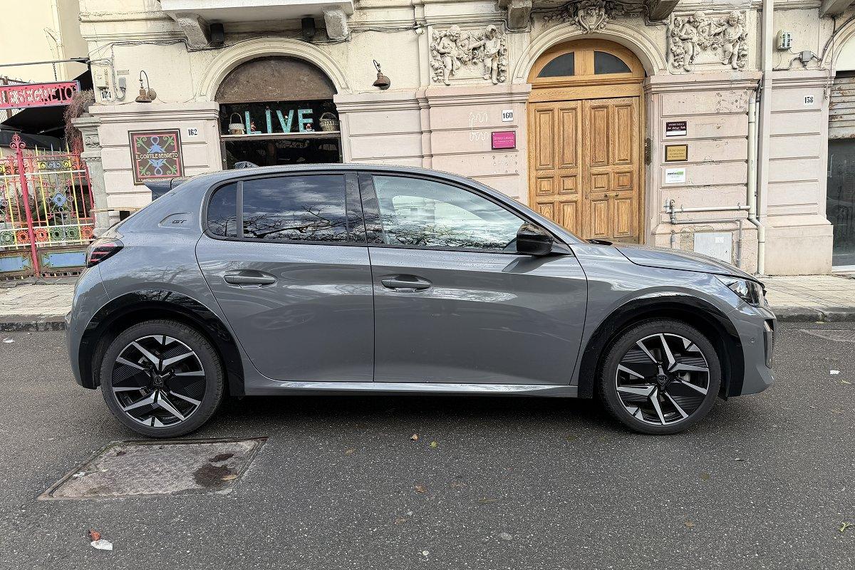 PEUGEOT 208 Hybrid 136 e-DCS6 5 porte GT