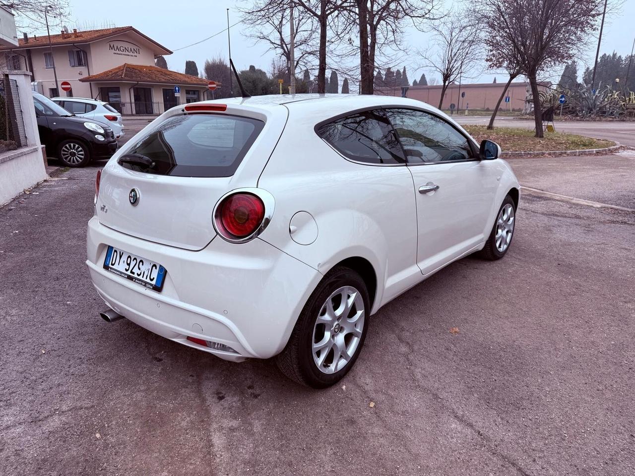 Alfa Romeo MiTo 1.4 105 CV M.air S&S Distinctive Sport Pack