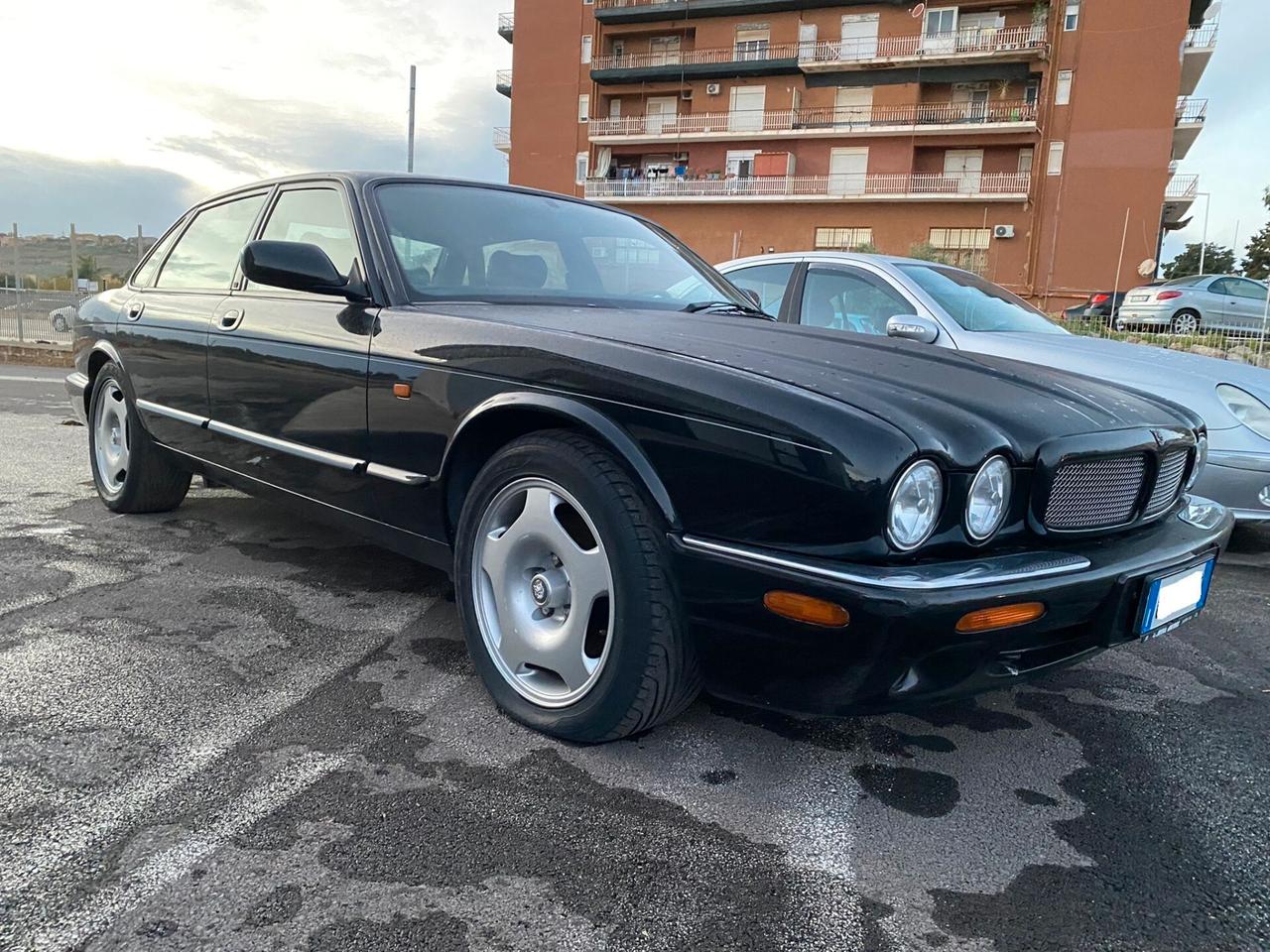 JAGUAR XJ 3.2 BENZINA 236cv AUTOMATIC