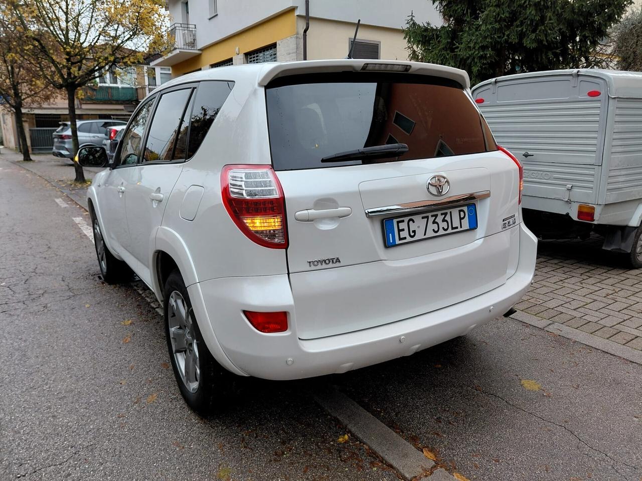 Toyota RAV4 Crossover 2.2 D-Cat A/T 150 CV Executive