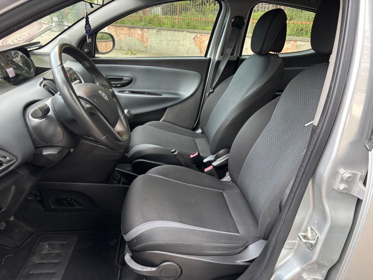 Lancia Ypsilon 1.3 MJT 16V 80 CV 5 porte S&S Platinum