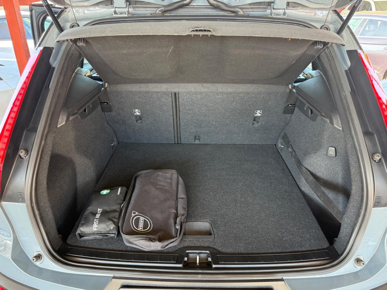 XC40 D3 Momentum-unipro-rate-garanzia -