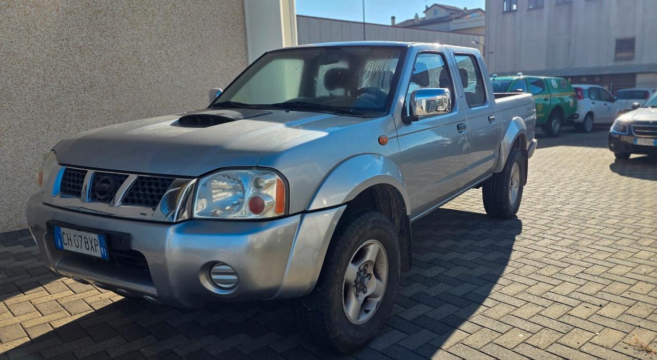 NISSAN NAVARA CREW CAB 2,5