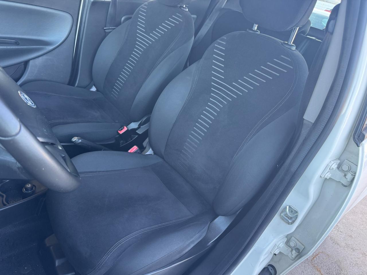 Lancia Ypsilon 1.3 MJT 16V 95 CV 5 porte S&S Silver