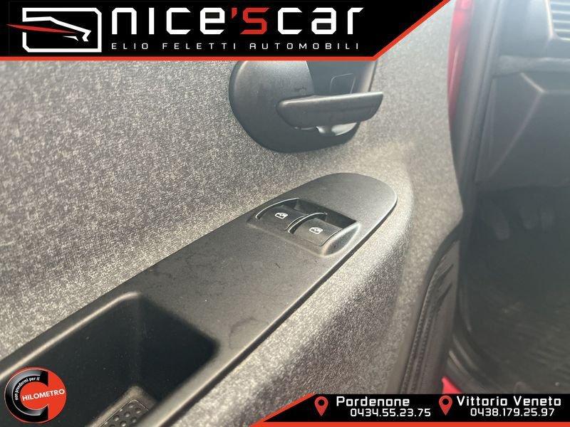 Lancia Ypsilon 1.0 FireFly 5 porte S&S Hybrid Ecochic Silver