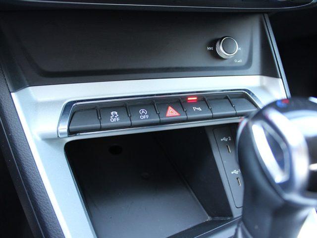 AUDI Q3 35 TDI Business Advanced