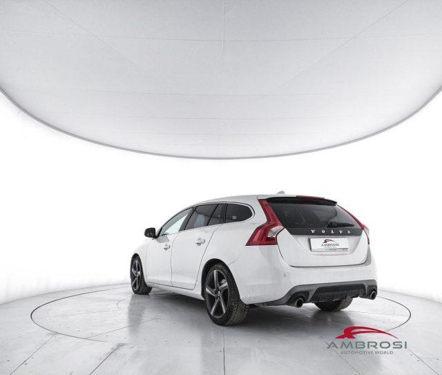 VOLVO V60 D3 Geartronic R-Design Momentum - PER OPERATORI DE