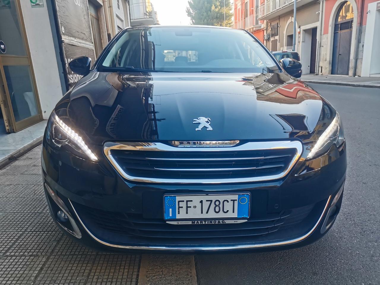 Peugeot 308 1600 BlueHDi 120 CV BERLINA ALLURE