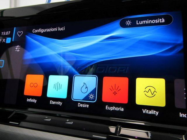 VOLKSWAGEN Golf 1.5 eTSI 150 CV DSG Life